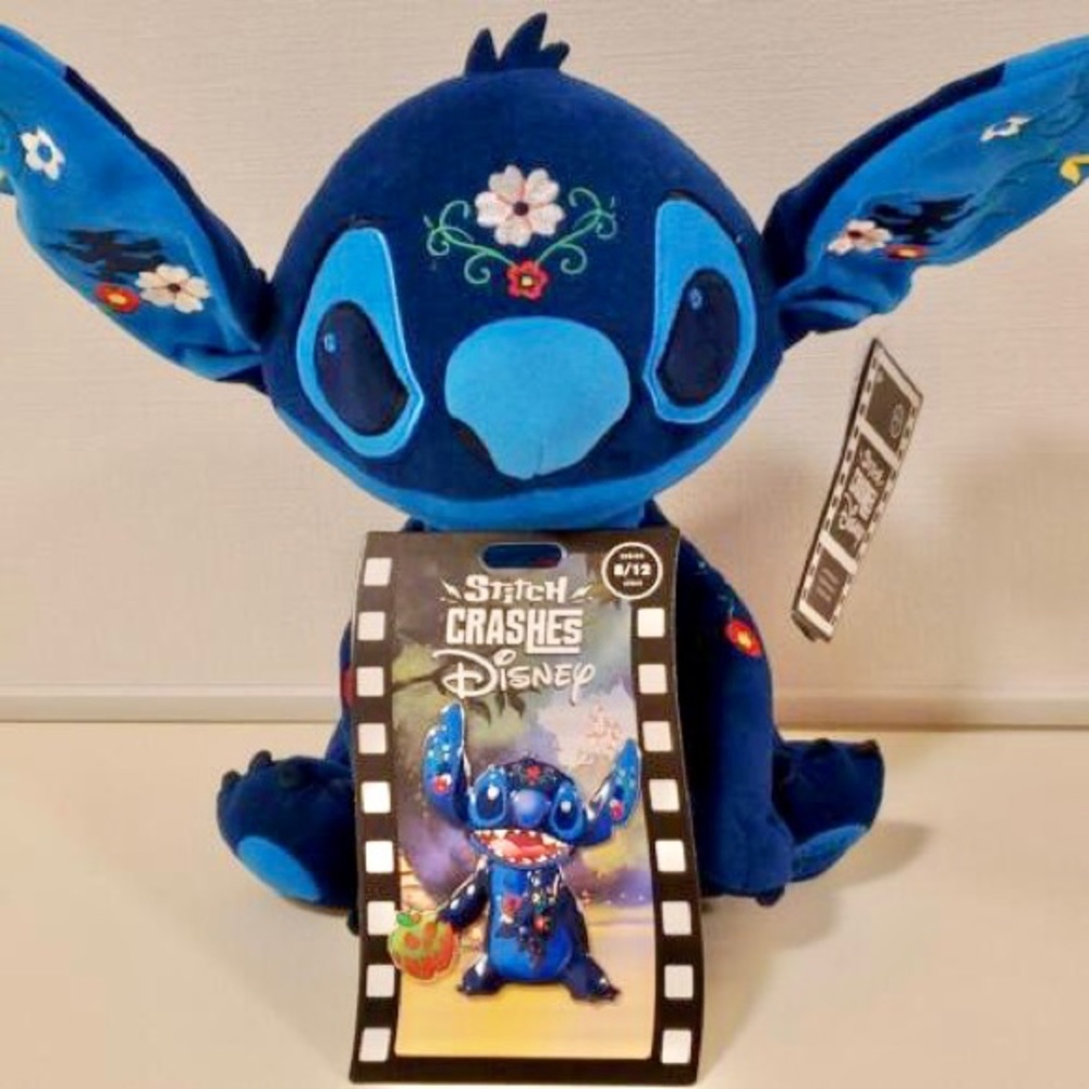 Stitch Crashes Disney Snow White Plush & Pin